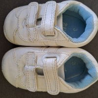 Детски бебешки бели маратонки, снимка 1 - Детски маратонки - 42272417