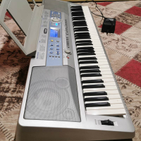 синтезатор клавир пиано YAMAHA DGX-200 с 6 октави и динамична клавиатура , снимка 3 - Синтезатори - 44673792