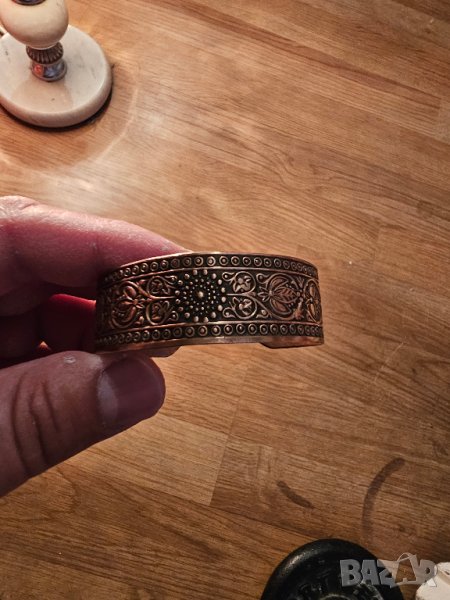 Старинна кована  възрожденска медна гривна с множество орнаменти - майсторка изработка , снимка 1