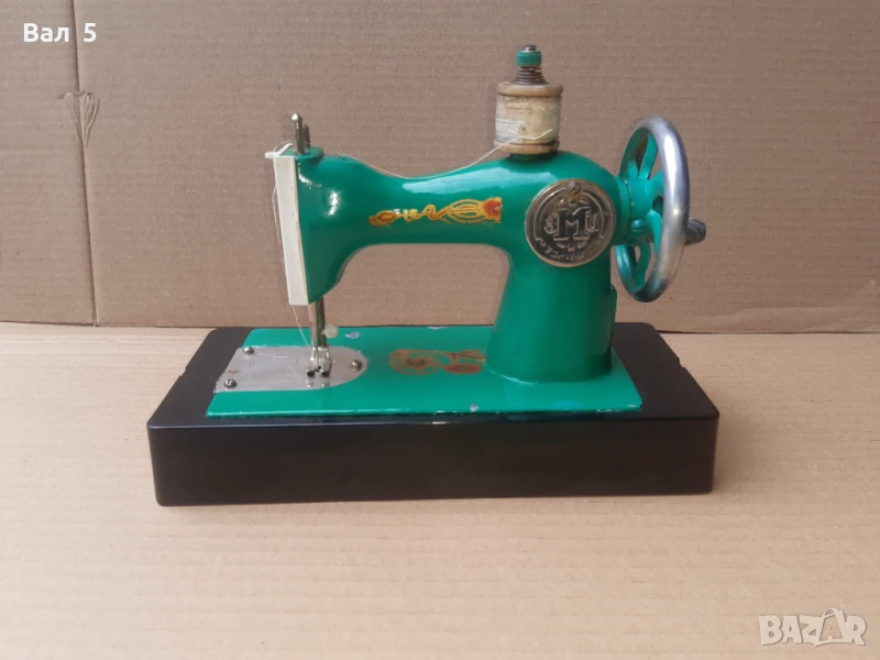 Стара механична играчка ШЕВНА МАШИНА - СССР . Работи , шие, снимка 1