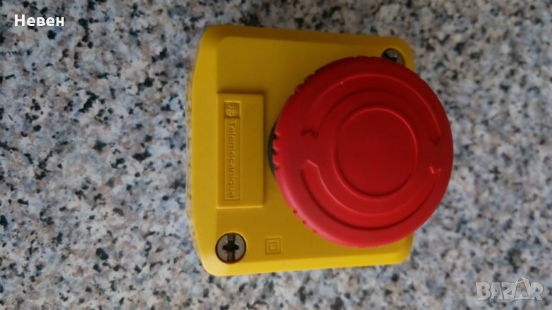 авариен бутон с кутия TELEMECANIQUE, снимка 1