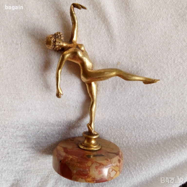 Бронзова статуя с позлата. Арт Деко., снимка 1
