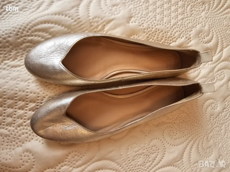 Оригинални балеринки UGG, естествена кожа, златист цвят, снимка 1