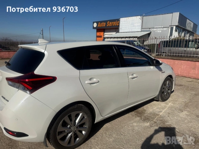 Toyota Auris 1.8 HYBRID, снимка 7 - Автомобили и джипове - 53561049