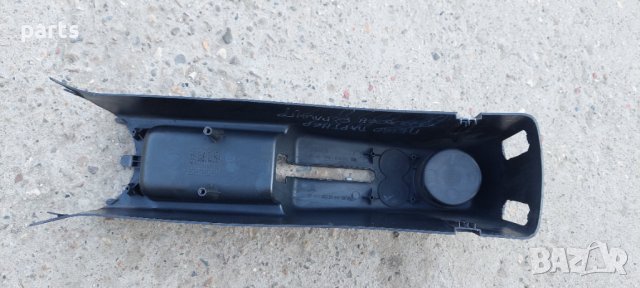 Панел Ръчна Спирачка Пежо Партнер - Ситроен Берлинго N, снимка 7 - Части - 34754526