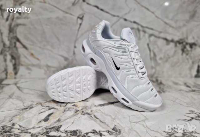 Nike бели дамски маратонки , снимка 2 - Маратонки - 51801347