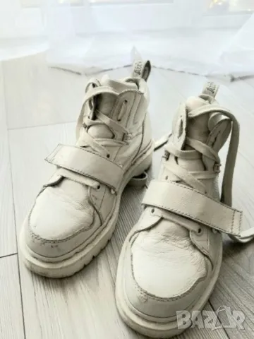 Унисекс. Dr. Martens. Original Size 40 100% Кожа Страхотен модел, снимка 3 - Дамски боти - 48319199