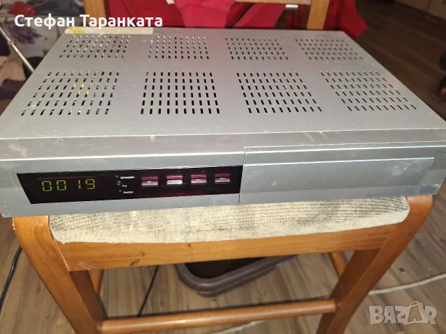 Сателитен приемник , снимка 3 - Приемници и антени - 56437497