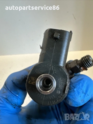 Дюза за гориво за Fiat 500L, оригинална, за 1.3 M-Jet, модел 2013 г., код 0445110351, снимка 2 - Части - 53164492