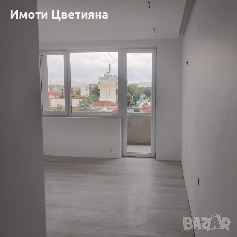 Луксозен апартамент 200 кв.м в центъра на Нова Загора, снимка 8 - Апартаменти - 51940089