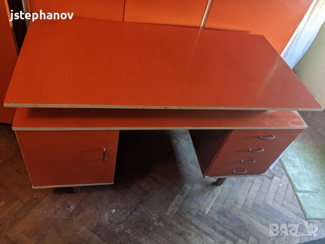 ПОДАРЯВАТ СЕ! Подарявам стари мебели - легла, шкафове, бюро, ракла, снимка 15 - Гардероби - 52641959