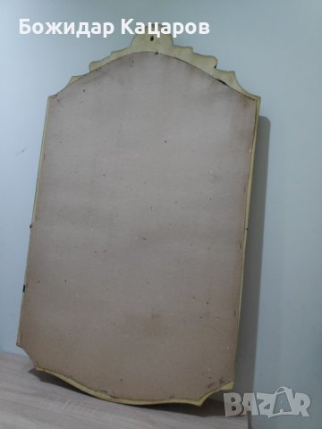 Старо огледало, с красива рамка и следи от употреба. Размери: Височина- 95см. с рамката, 76 см. без , снимка 2 - Огледала - 39404147