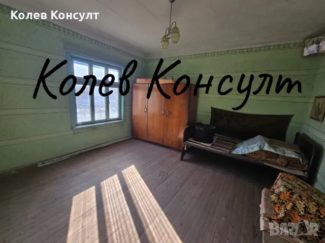 Продавам двуетажна къща в село Крепост , снимка 17 - Къщи - 48806245