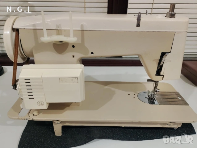 Luchnik-Predom-466 шевна машина-като нова, снимка 3 - Шевни машини - 53289159