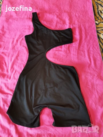 Бански костюм цял асиметричен