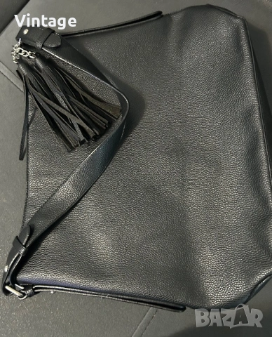 Черна удобна изчистена качествена чанта 