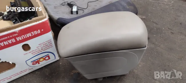 Подлакътник Citroen C4 - 70лв, снимка 2 - Части - 50177108