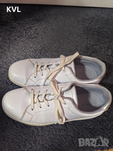 Бели сникърси, номер 42,5, снимка 4 - Маратонки - 53904516