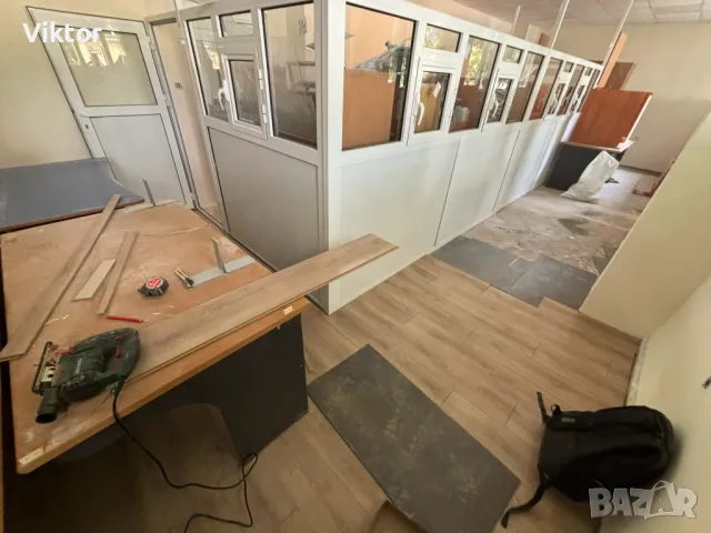 Монтаж на ламиниран паркет, ПВЦ и MDF первази, алуминиеви лайсни за под и стена, снимка 18 - Ремонти на апартаменти - 49788466