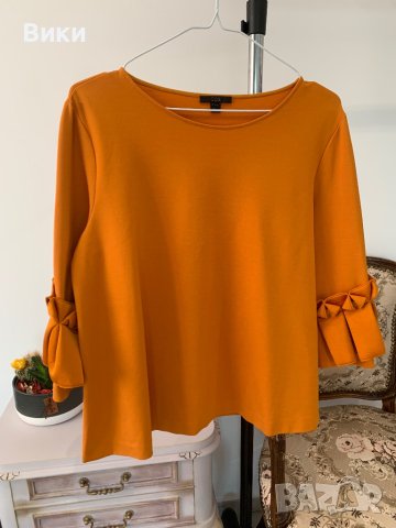 Блуза в размер М, снимка 2 - Блузи с дълъг ръкав и пуловери - 44424031