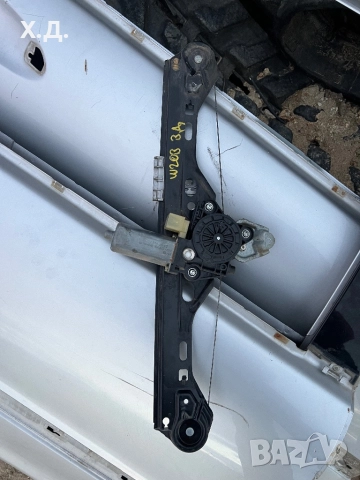 Ел стъклоповдигач заден десен Мерцедес Ц-класа w203 