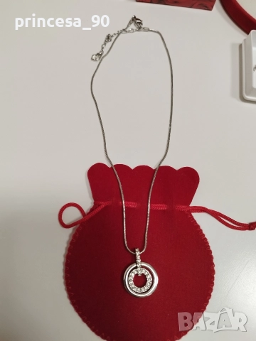 Колие Swarovski , снимка 2 - Колиета, медальони, синджири - 52965925