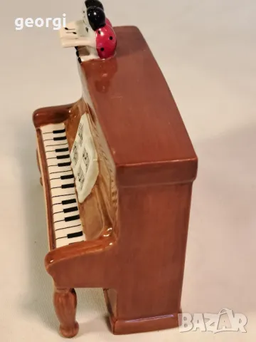 Goebel музикална порцеланова фигура пиано, снимка 4 - Колекции - 49620636