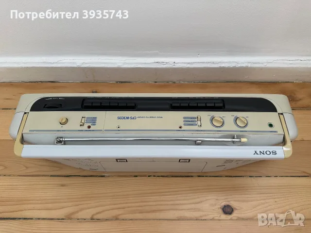 SONY CFS - W303S Japan , снимка 4 - Радиокасетофони, транзистори - 56382181