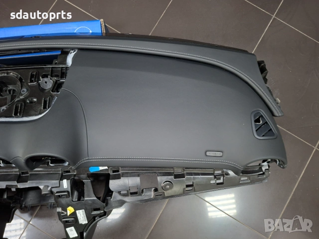 Ново Кожено Табло с Сив шев Mercedes W206 AMG, снимка 7 - Части - 53896993