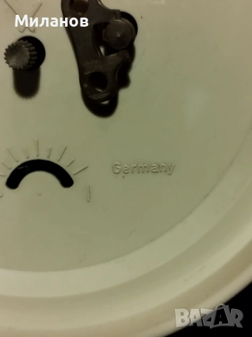 Стар механичен будилник, настолен часовник, снимка 3 - Антикварни и старинни предмети - 53002895