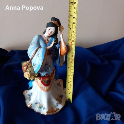 Порцеланова статуетка на Лена Лиу Chrysanthemum princess , снимка 3 - Статуетки - 54091264