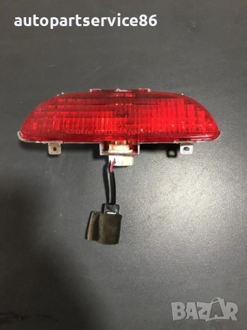 Трети стоп на багажника за KIA Carnival (2002–2006) OK56A51580