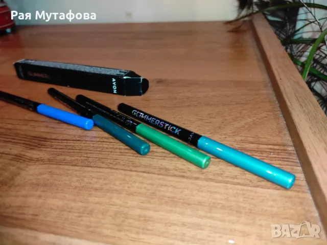 моливи за очи Glimmerstick AVON , снимка 2 - Декоративна козметика - 48155527
