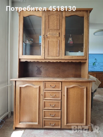 Голям масивен бароков скрин с витрина