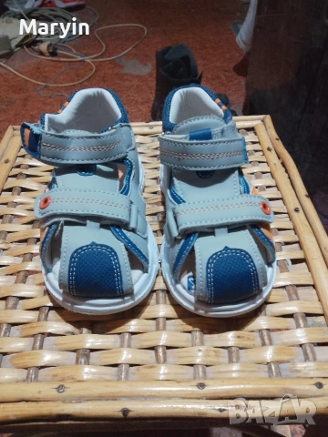 детски нови сандалки с номер 24 
