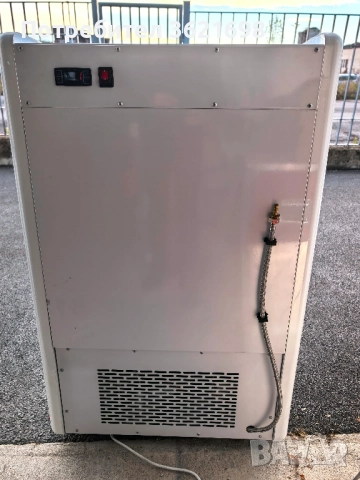 Хладилна витрина 90литра, CF-90