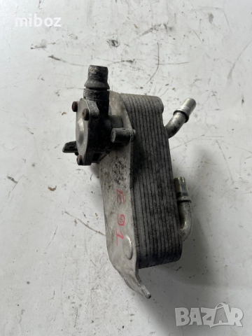 Маслен охладител БМВ Е90 91 92 BMW, снимка 2 - Части - 50540655