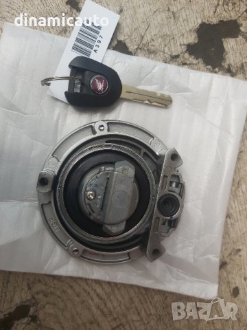 Капачка за Резервоар с ключ Honda - Нова, снимка 2 - Части - 42924817