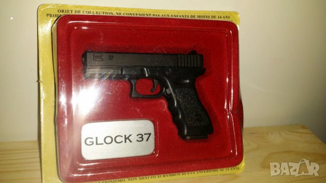  Пистолети -Ретро  колекционерски  модели. във 1-2.5 мащаб., снимка 5 - Колекции - 31606851