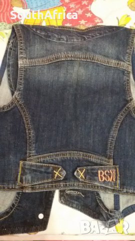 Дънков елек-Bershka, снимка 2 - Елеци - 23568179