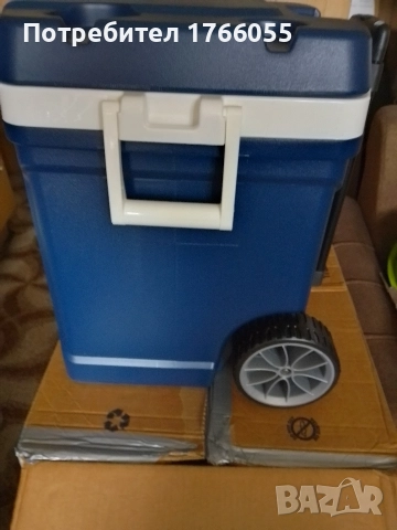 IGLOO Хладилна кутия MaxCold Latitude 62 Qt Roller Cooler