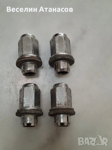 Гайки Тойота, снимка 2 - Части - 53973259