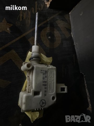 Машинка заключване резервоар мерцедес ц класа w203, снимка 1
