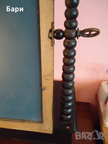 Красиво малко шкафче с огледало, снимка 6 - Антикварни и старинни предмети - 35472488