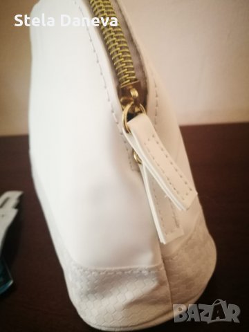 Чудесен новогодишен подарък: ЧИСТО НОВ елегантен несесер/козметична чанта на Dove + подарък, снимка 4 - Чанти - 29706160