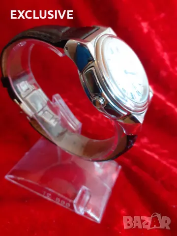 Луксозен часовник с 2 лица и камъни сваровски - Лимитирана серия!, снимка 8 - Дамски - 48448314