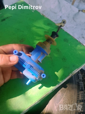 Вакуумна помпа за централно заключване AUDI 80 (8C, B4) 893862153D , снимка 2 - Части - 51546656