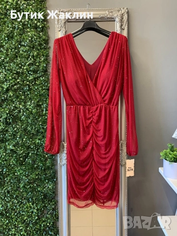 Празнична рокля от нежна органзена материя с блясък 