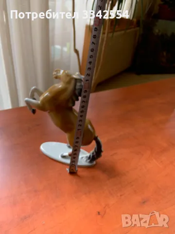 ПОРЦЕЛАН ФИГУРА СТАТУЕТКА ОТ РАННИЯ СОЦ МАРКИРОВКА, снимка 1