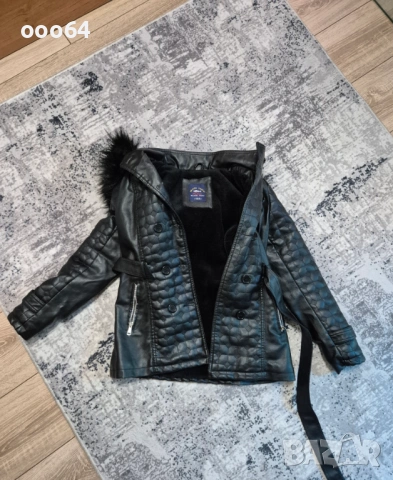 кожено яке за 10-12г., снимка 2 - Детски якета и елеци - 54036756